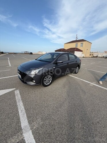 Hyundai Accent-21