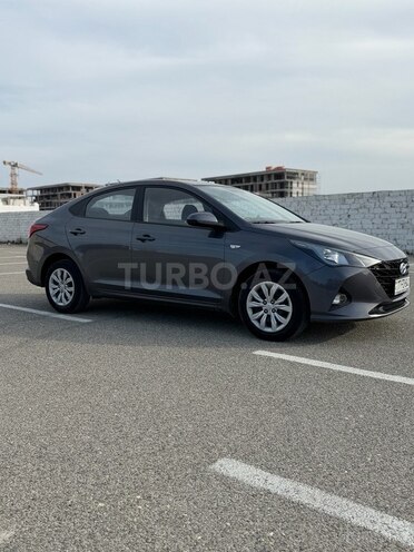 Hyundai Accent-8