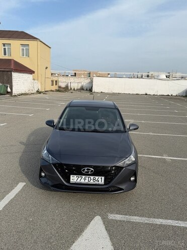 Hyundai Accent-13