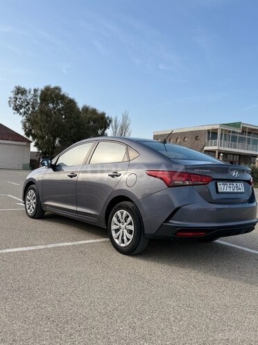 Hyundai Accent-16