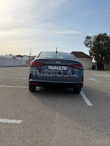 Hyundai Accent-15
