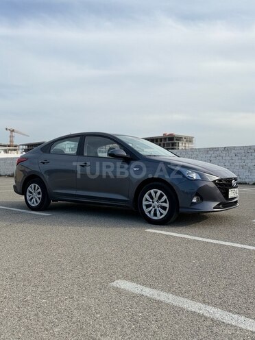 Hyundai Accent-10