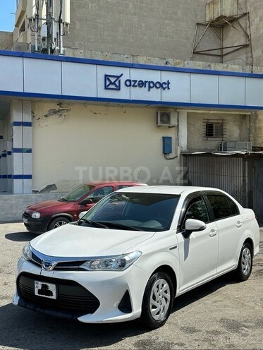 Toyota Corolla Axio-1