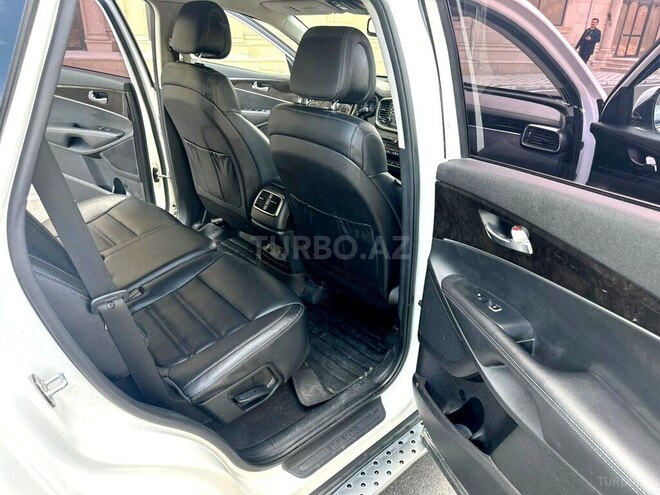 Kia Sorento-13