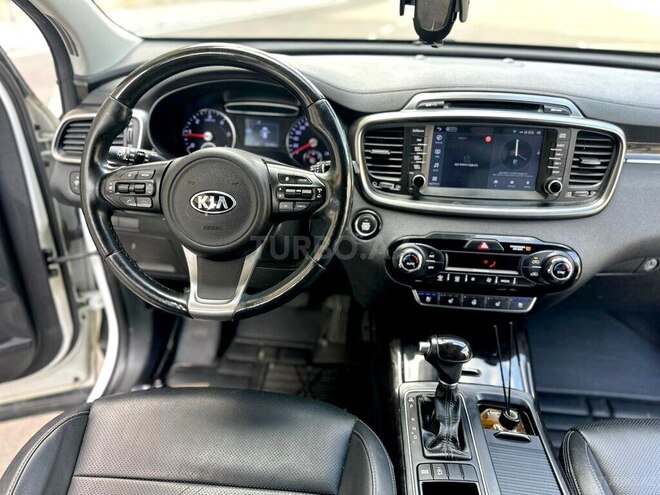 Kia Sorento-12