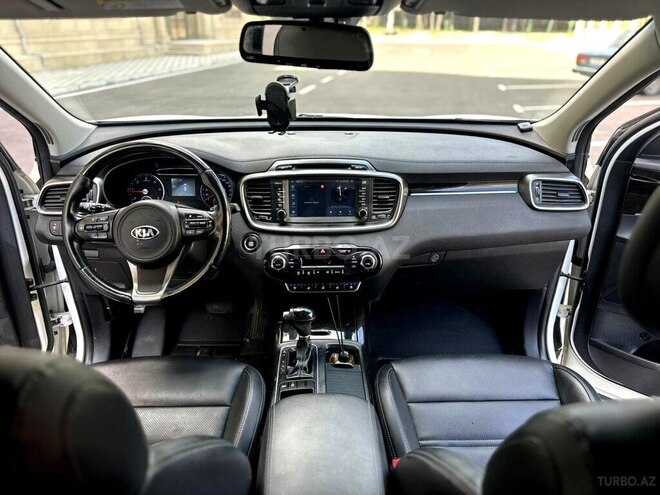 Kia Sorento-11