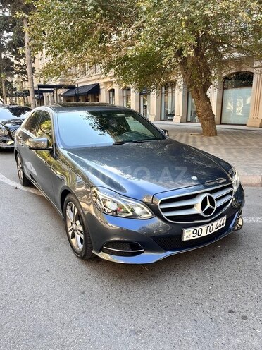 Mercedes E 220-2