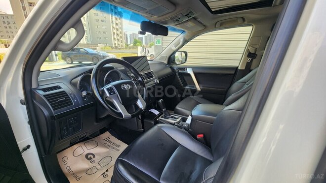 Toyota Land Cruiser Prado-7