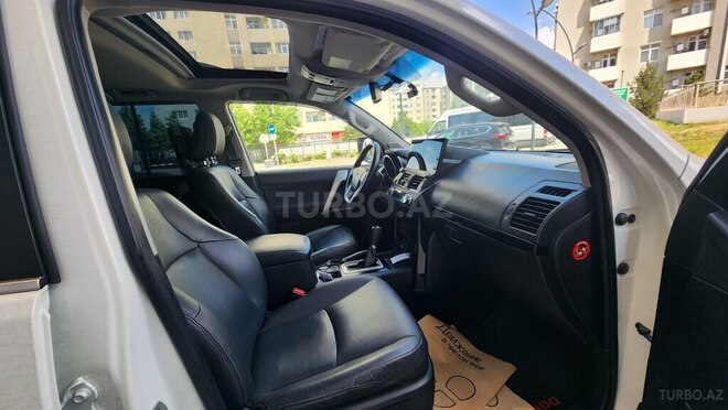 Toyota Land Cruiser Prado-8