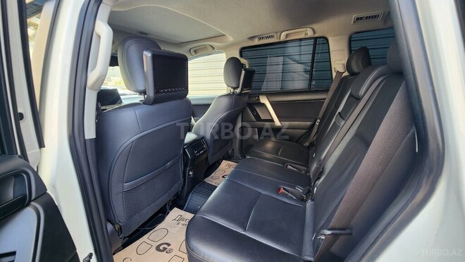 Toyota Land Cruiser Prado-11
