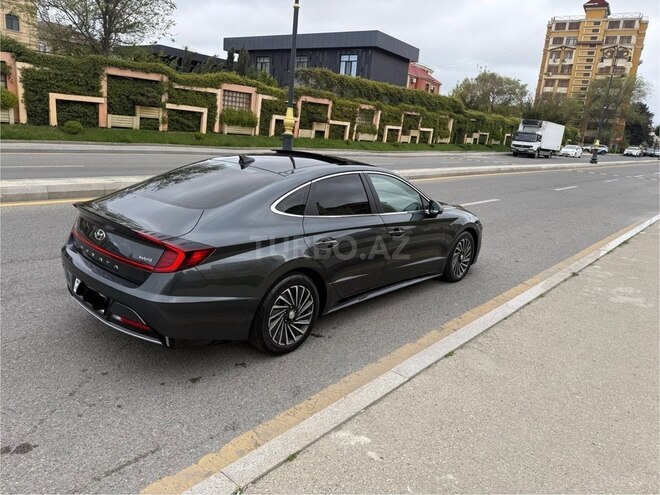 Hyundai Sonata-4