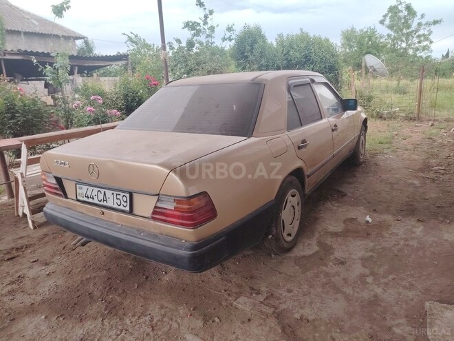 Mercedes 260 E-3