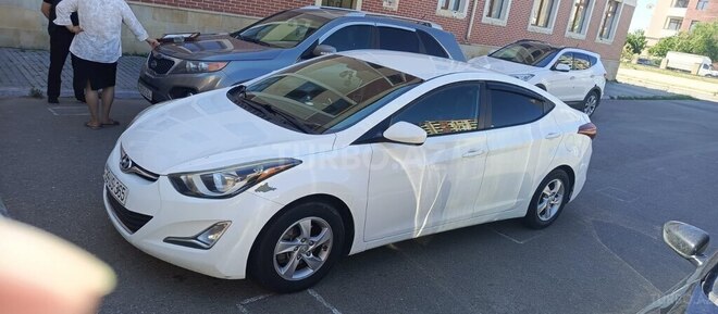 Hyundai Elantra-6