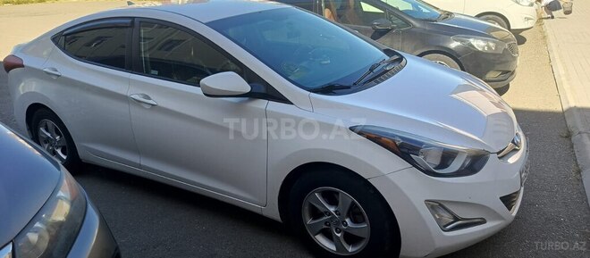 Hyundai Elantra-8