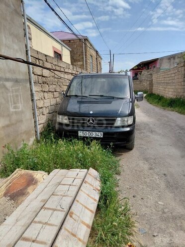 Mercedes Vito-1
