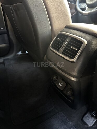 Kia Sorento-16