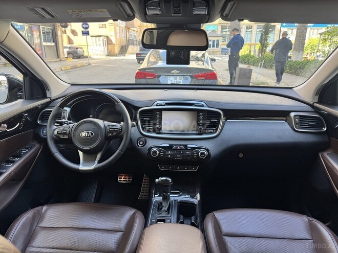 Kia Sorento-13