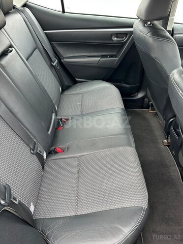 Toyota Corolla-15
