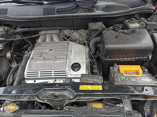 Lexus RX 300-6