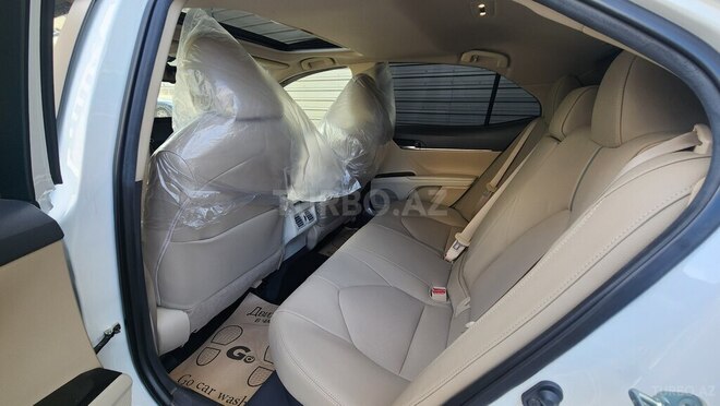 Toyota Camry-9