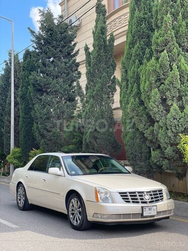 Cadillac DTS-2