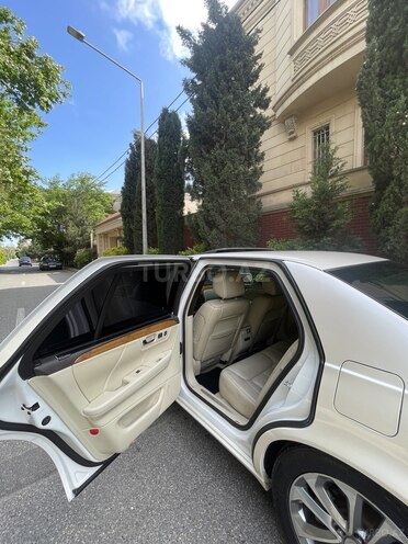 Cadillac DTS-6