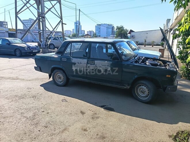 LADA (VAZ) 2107-2