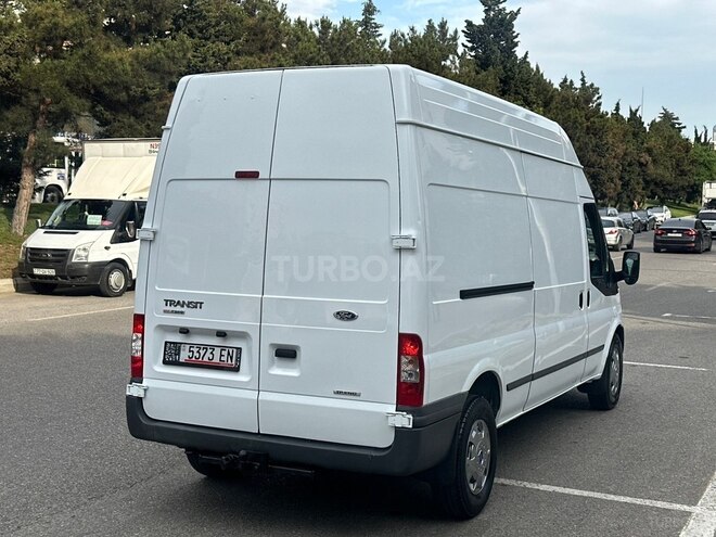 Ford Transit-4