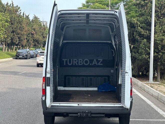 Ford Transit-11