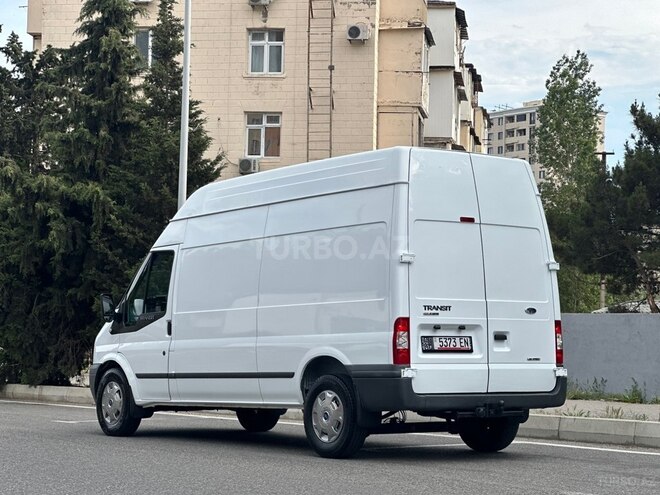 Ford Transit-6