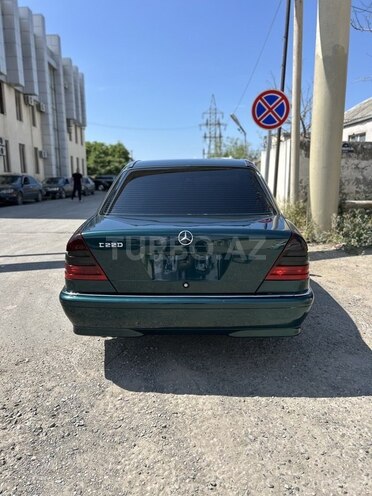 Mercedes C 220-2