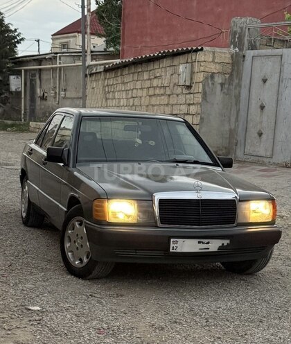 Mercedes 190-1