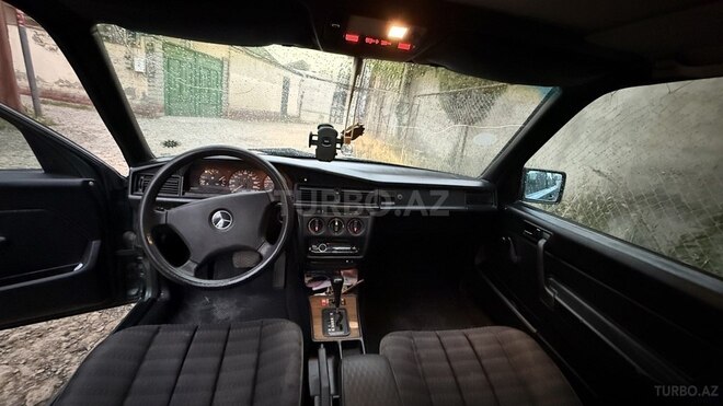 Mercedes 190-5