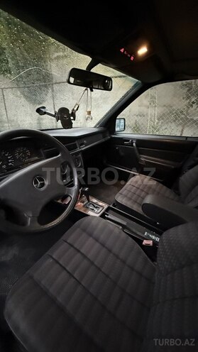 Mercedes 190-4