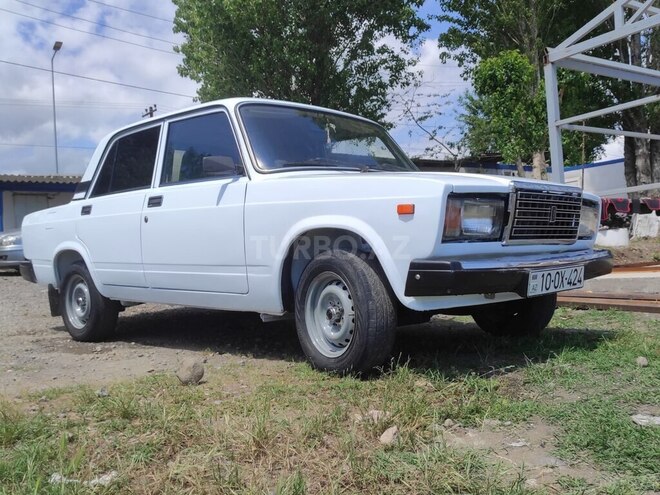 LADA (VAZ) 2107-1