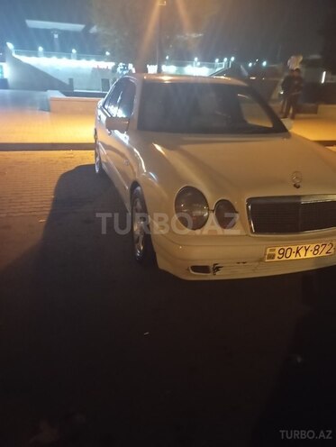 Mercedes E 220-4