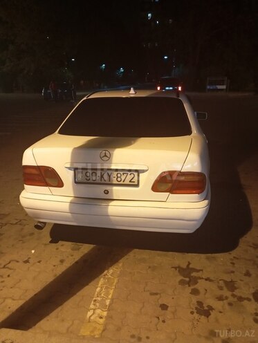 Mercedes E 220-3
