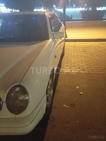 Mercedes E 220-5