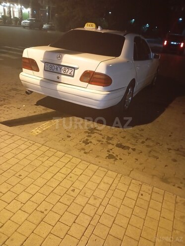 Mercedes E 220-8