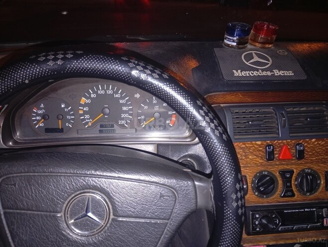 Mercedes E 220-6