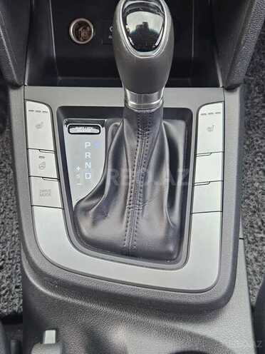 Hyundai Avante-11