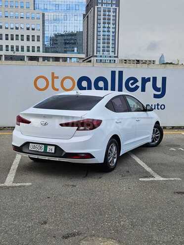 Hyundai Avante-3