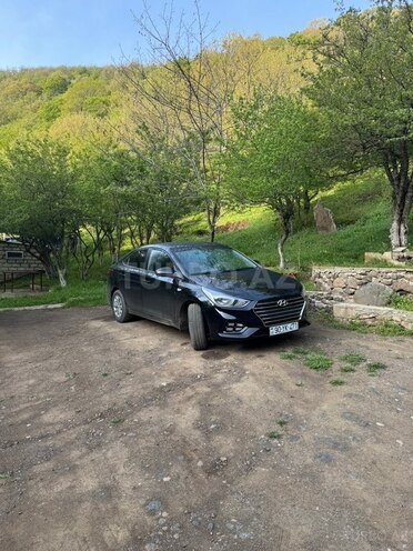 Hyundai Accent-2