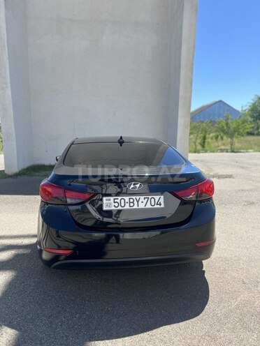 Hyundai Elantra-3