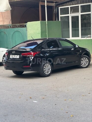 Hyundai Accent-4