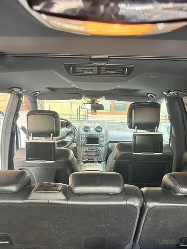Mercedes GL 550 4MATIC-10