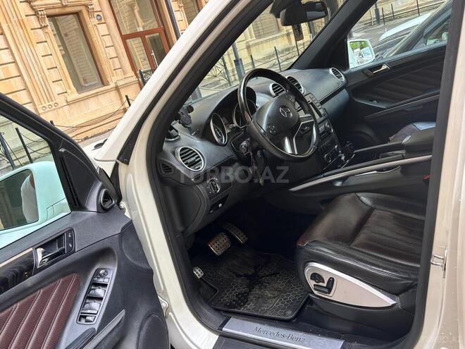 Mercedes GL 550 4MATIC-8