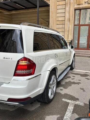 Mercedes GL 550 4MATIC-6