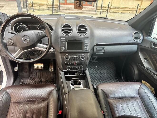 Mercedes GL 550 4MATIC-11