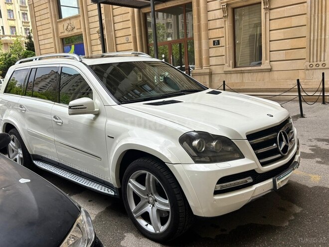 Mercedes GL 550 4MATIC-5